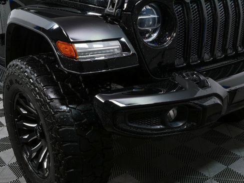 Used 2021 Jeep Wrangler Unlimited Sahara image 32