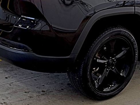 Certified 2023 Jeep Grand Cherokee Altitude image 14