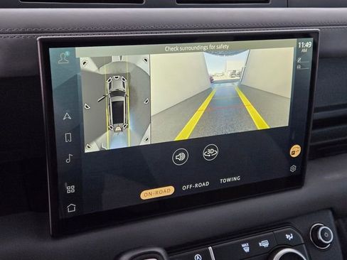 Used 2024 Land Rover Defender 130 X-Dynamic SE image 25