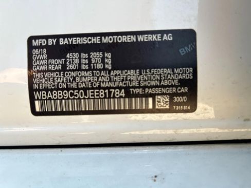 Used 2018 BMW 330i Sedan w/ Premium Package image 9