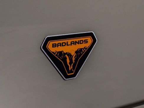 Used 2025 Ford Bronco Sport Badlands image 10