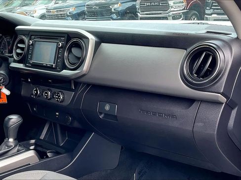 Used 2017 Toyota Tacoma SR5 w/ Tow Package image 16