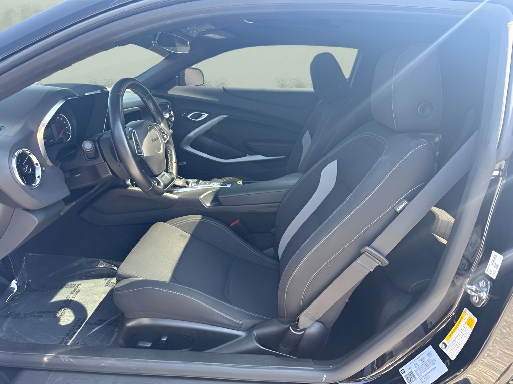 Used 2022 Chevrolet Camaro LT w/ Technology Package RWD image 9
