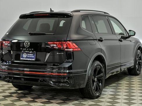 Certified 2024 Volkswagen Tiguan SE R-Line image 7