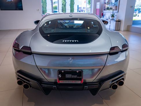 Certified 2022 Ferrari Roma image 5