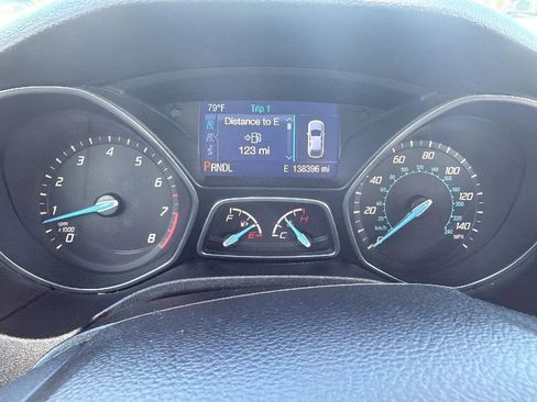 Used 2014 Ford Focus SE w/ SE Sport Package FWD image 4