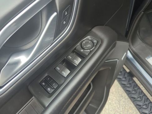 Used 2021 Chevrolet Suburban Z71 AWD/4WD image 16