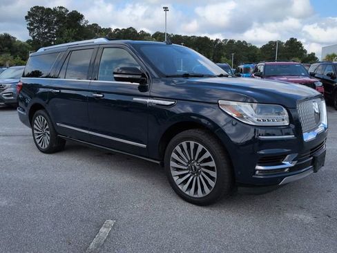 Used 2019 Lincoln Navigator L Reserve w/ Cargo Package AWD/4WD image 2