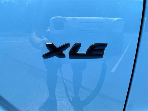 Used 2026 Toyota Corolla Cross XLE FWD image 24