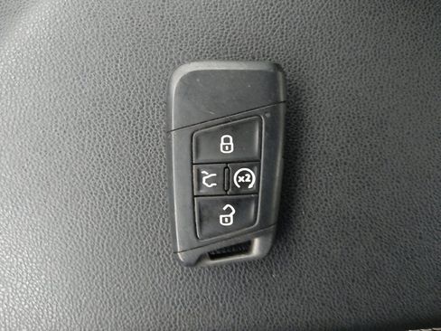 Used 2024 Volkswagen Jetta SE image 32