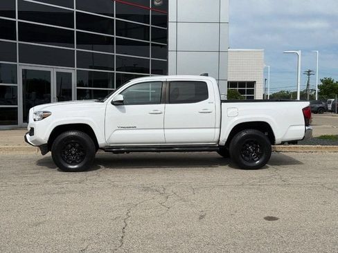 Used 2022 Toyota Tacoma SR5 AWD/4WD image 6