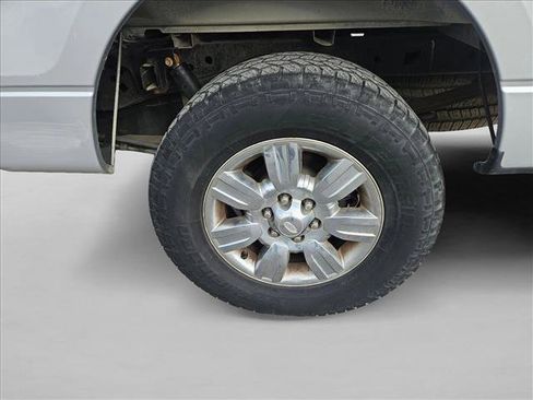 Used 2010 Ford F150 XLT image 9