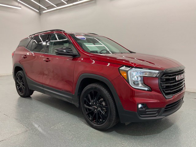 Used 2024 GMC Terrain SLT w/ Elevation Edition AWD/4WD image 8