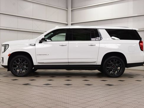 Used 2024 GMC Yukon XL Denali AWD/4WD image 4