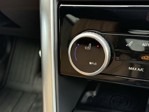 New 2025 Land Rover Discovery Dynamic SE image 25