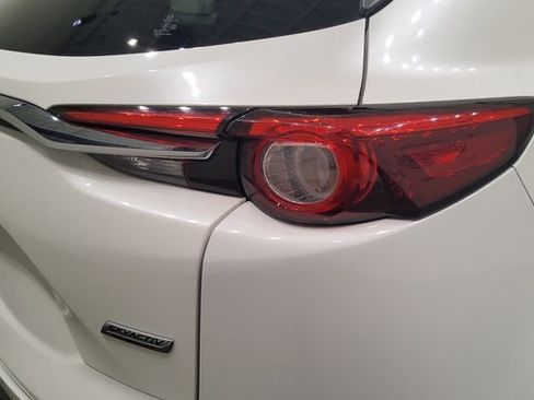 Used 2018 MAZDA CX-9 Touring w/ Touring Premium Package image 9