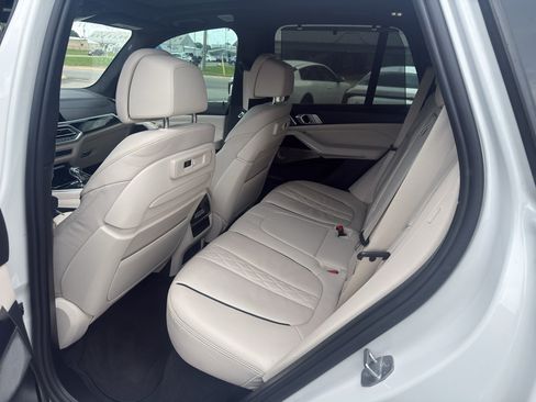 Used 2020 BMW X5 M50i w/ Executive Package AWD/4WD image 25