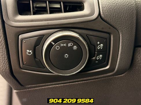 Used 2014 Ford Focus SE FWD image 16