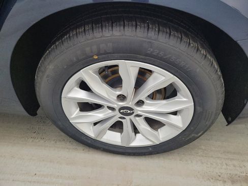 Used 2020 Chevrolet Malibu LT FWD image 31