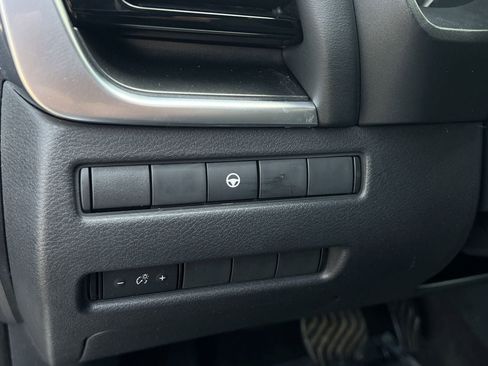 Certified 2023 Nissan Rogue SV FWD image 13