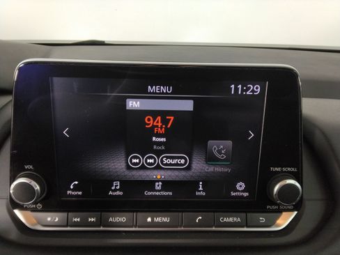 Used 2024 Nissan Rogue S FWD image 17