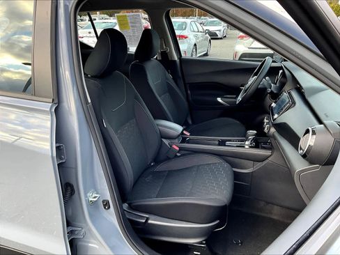 Used 2024 Nissan Kicks SV image 11