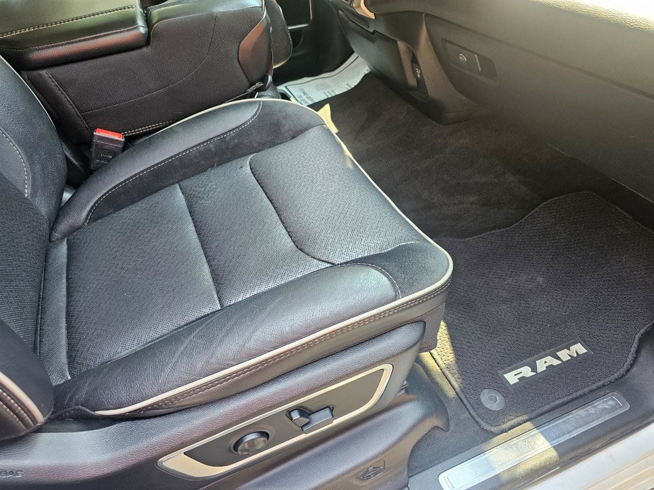 Used 2019 RAM 1500 Laramie AWD/4WD image 16