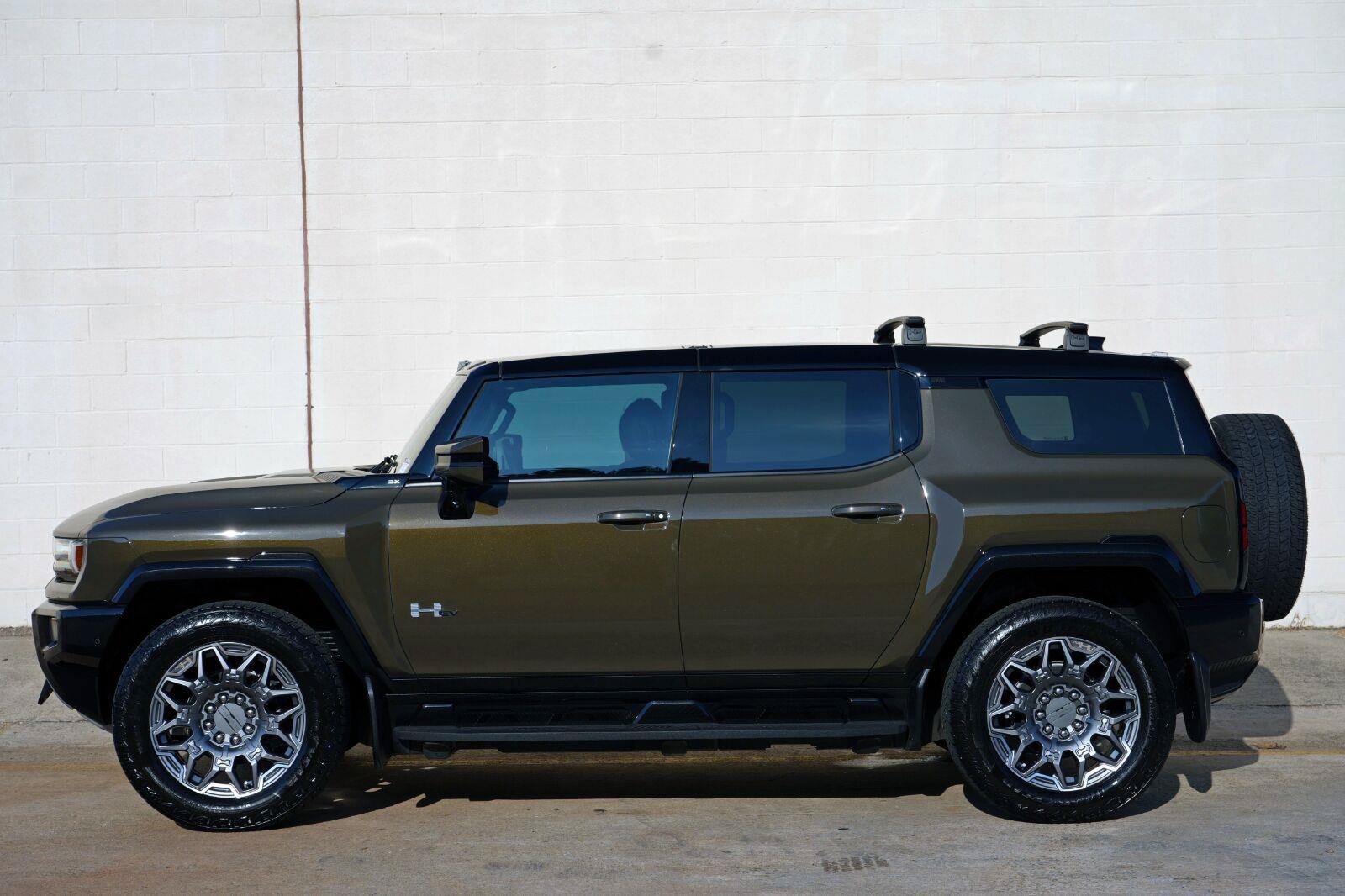 Used 2025 GMC Hummer EV 3X w/ LPO, Roof Cross Rail Package AWD/4WD image 57