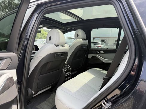 Used 2023 BMW X5 sDrive40i w/ Executive Package RWD image 13