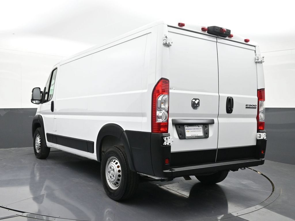 Used 2025 RAM ProMaster 2500 w/ Convenience Group FWD image 3