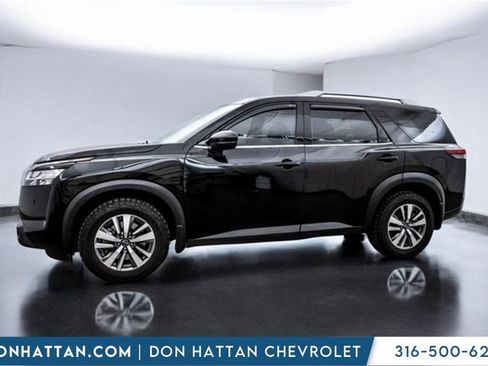 Used 2023 Nissan Pathfinder SL image 2