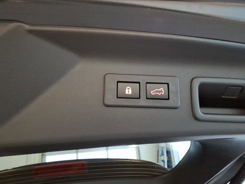 Certified 2025 Subaru Forester Premium image 21