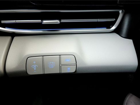 Used 2023 Hyundai Elantra Limited image 44