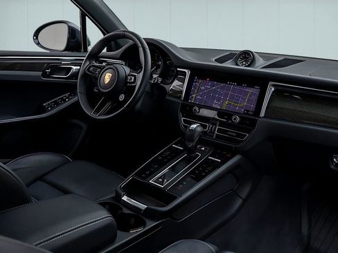 Used 2025 Porsche Macan GTS image 35