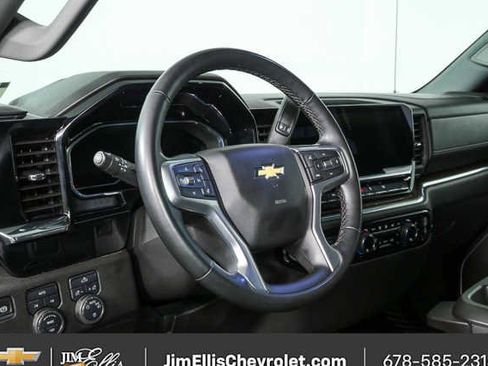 Certified 2025 Chevrolet Silverado 1500 LT AWD/4WD image 4