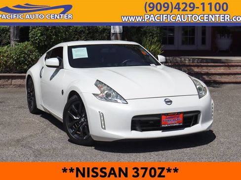 Used 2017 Nissan 370Z Coupe RWD image 1