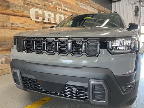 New 2026 Jeep Cherokee Laredo AWD/4WD image 9