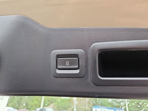 Used 2024 MAZDA MAZDA3 s image 33