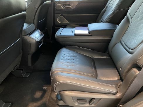 New 2026 INFINITI QX80 Autograph image 16