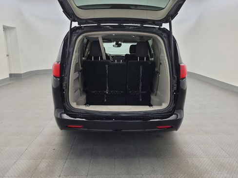 Used 2023 Chrysler Voyager LX FWD image 29