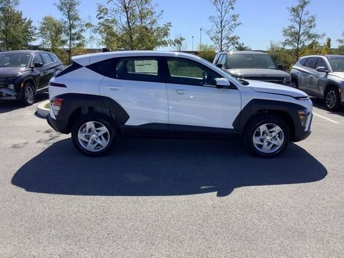 Certified 2026 Hyundai Kona SE AWD/4WD image 6