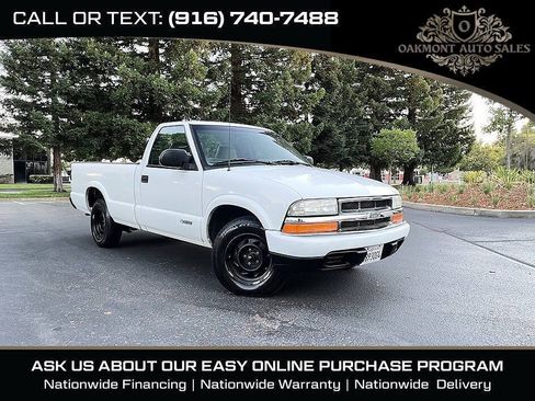 Used 2001 Chevrolet S10 Pickup 2WD Regular Cab w/ Comfort Convenience Pkg image 1
