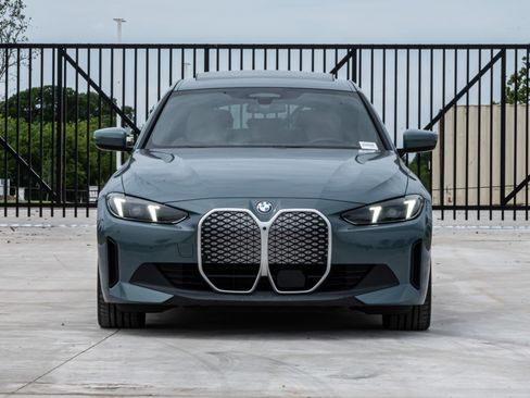 Used 2026 BMW i4 xDrive40i w/ Premium Package AWD/4WD image 3