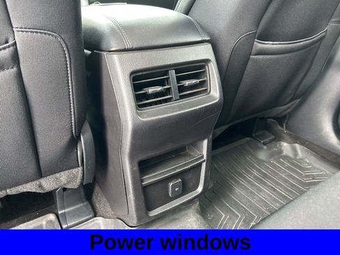 Used 2017 Ford Edge SEL image 8