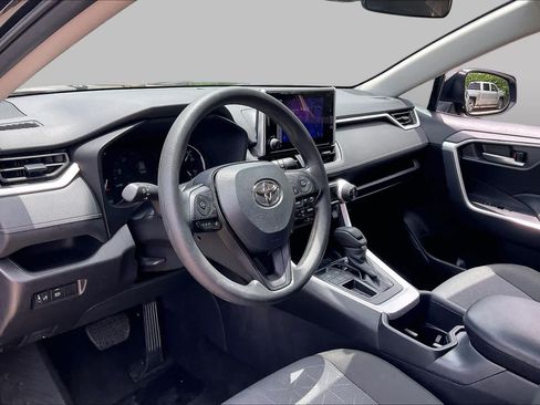 Used 2025 Toyota RAV4 XLE FWD image 17