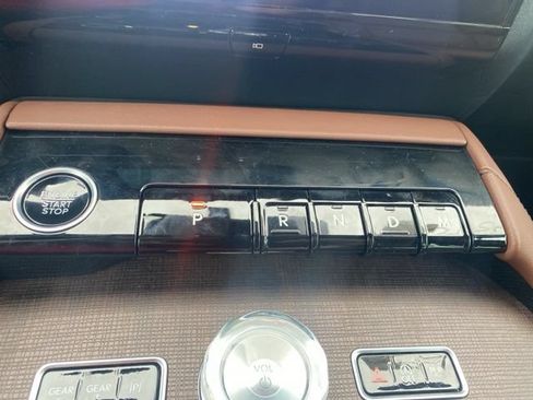 New 2025 Lincoln Navigator Reserve AWD/4WD image 25