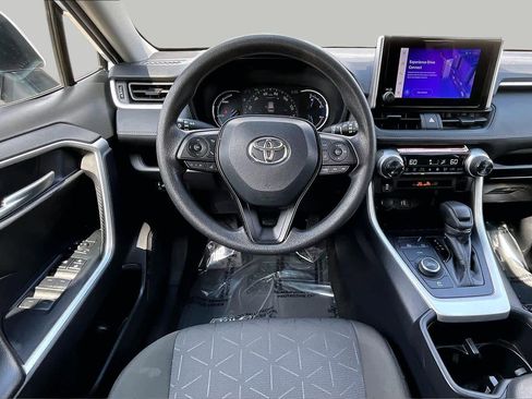 Used 2024 Toyota RAV4 XLE AWD/4WD image 5