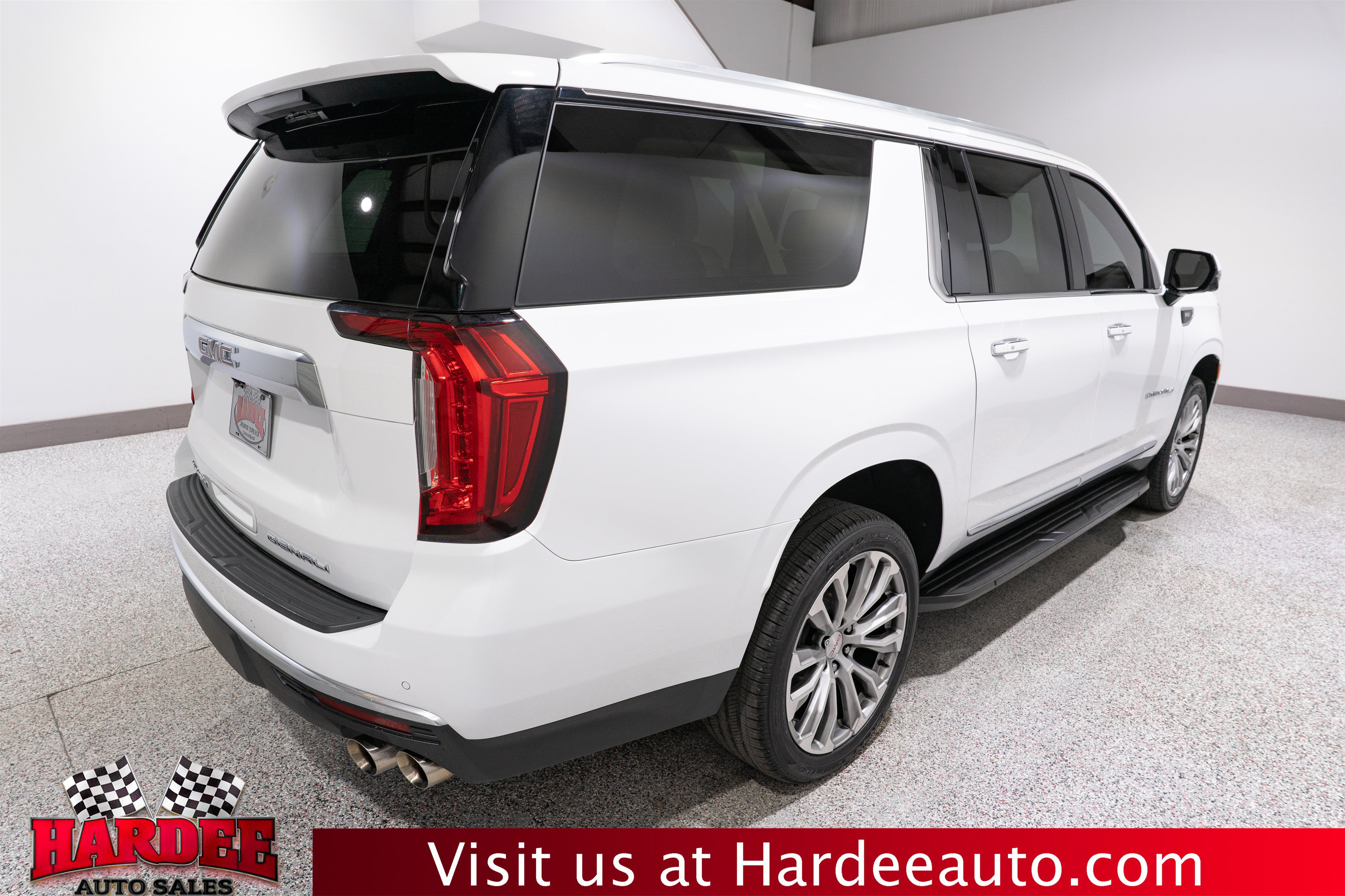 Used 2021 GMC Yukon XL Denali AWD/4WD image 5