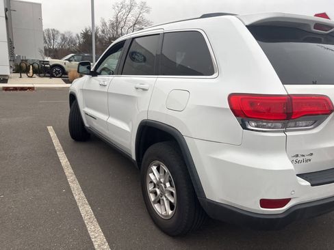 Used 2019 Jeep Grand Cherokee Laredo image 5