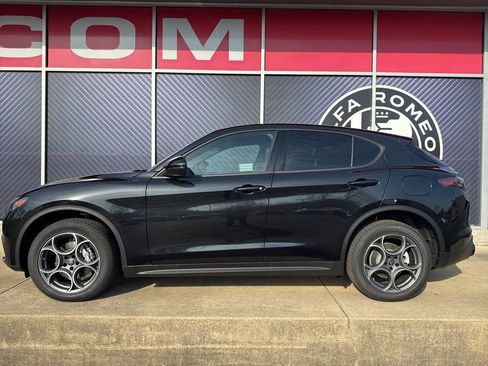 New 2026 Alfa Romeo Stelvio Sprint image 9
